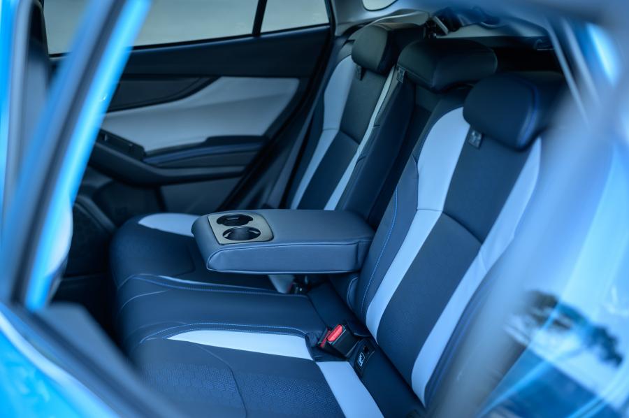 Интерьер Subaru XV e-Boxer 2018 года  (JP) (фото 23 из 27)
